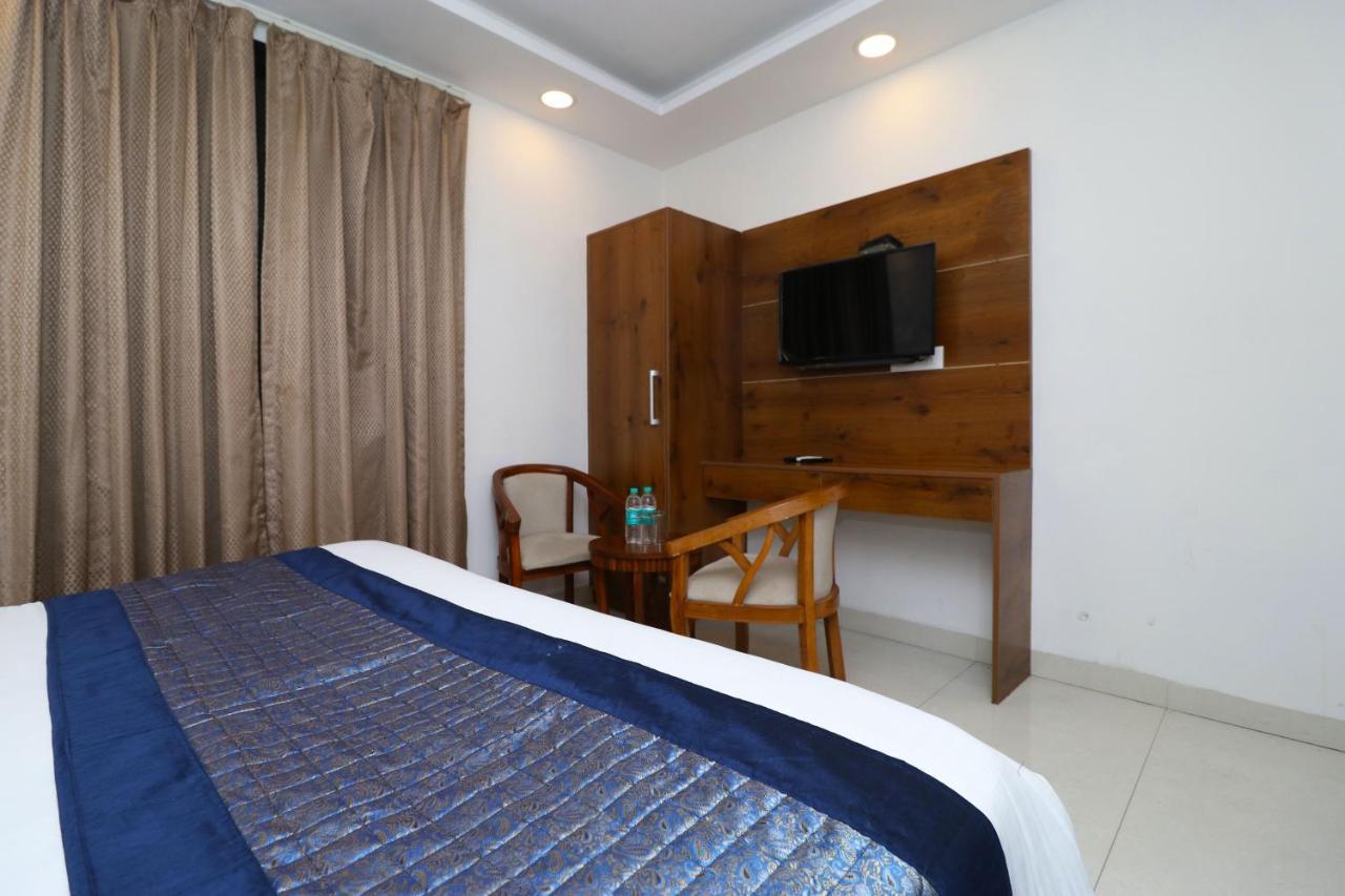 Hotel Belwood Suites - Near New Delhi Airport Εξωτερικό φωτογραφία